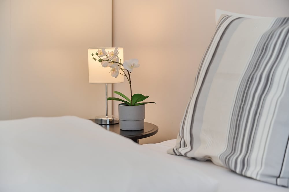 Elegant Apartment Kosciuszki by Renters view 3