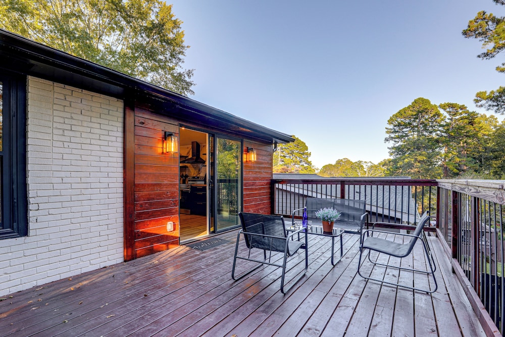 Close to Decatur Square: Family Home w/ Deck!