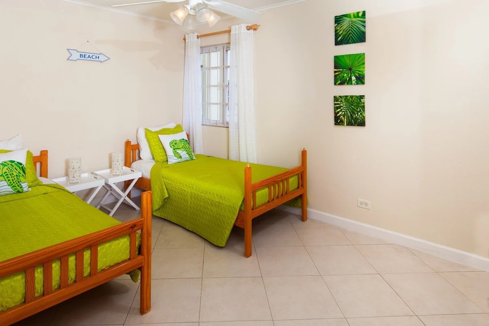 Margate Gardens 4 by Blue Sky Luxury view 2