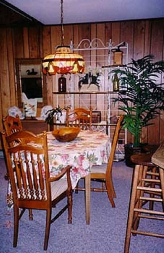 Innisfree Boutique Inn By-The-Lake