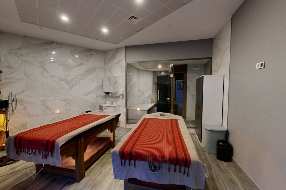 King City Otel - Image 43