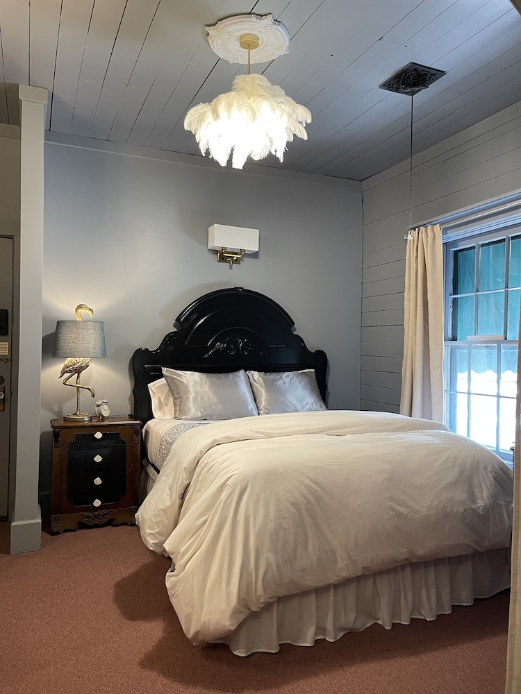 Carriage House B&B