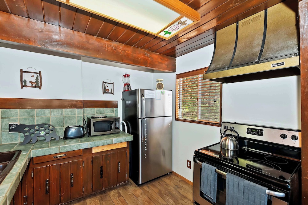 Yosemite Pines Cabin - Sleeps 6