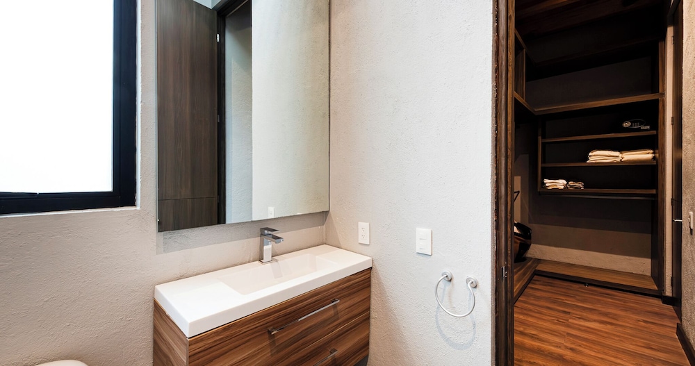 Pedacito de Lago - Lakeview Home