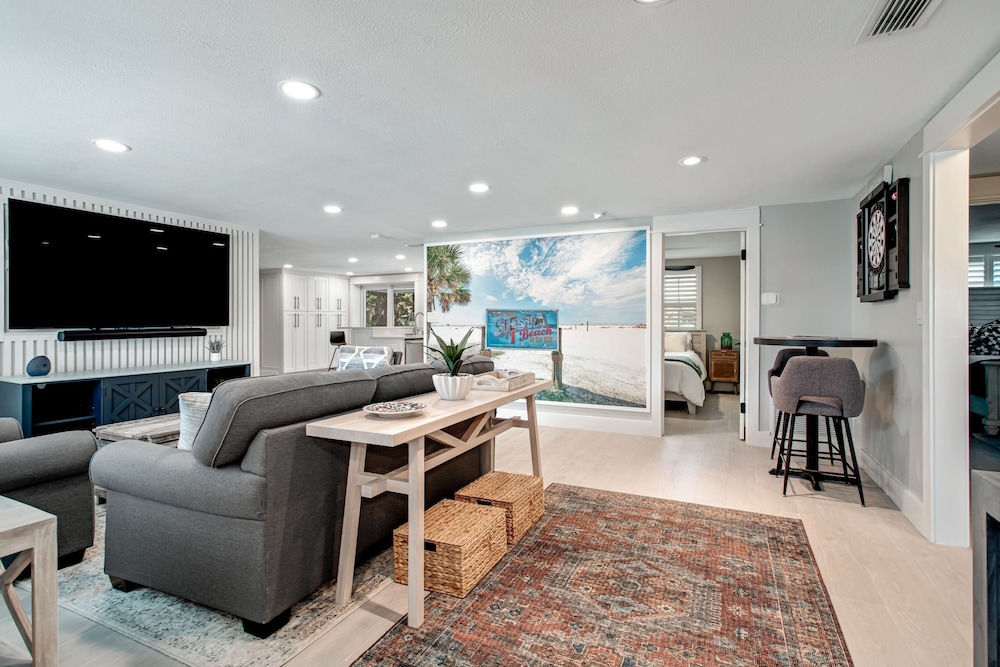 Sarasota Resort-like Living Near Siesta Key For 10