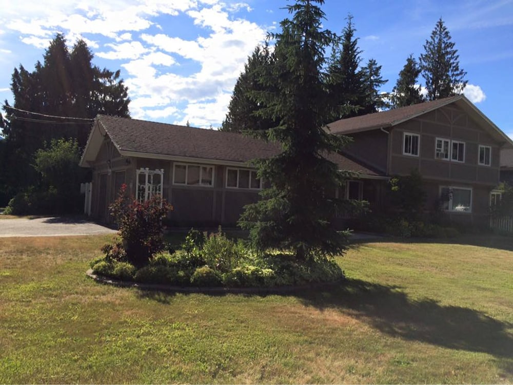 Alpenrose B&B Revelstoke - Image 1