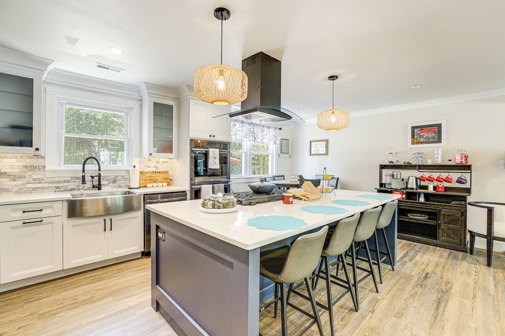 2 Mi to Beach: Bbq-ready Home in North Cape May!