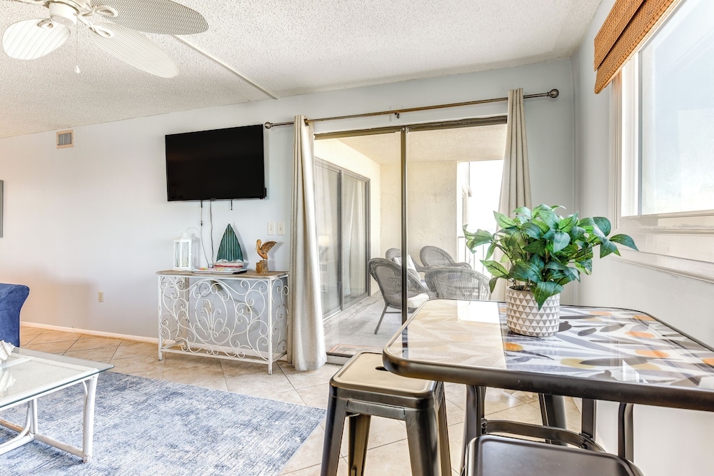 Regency Towers PCB Condo: Beach Access & 2 Pools