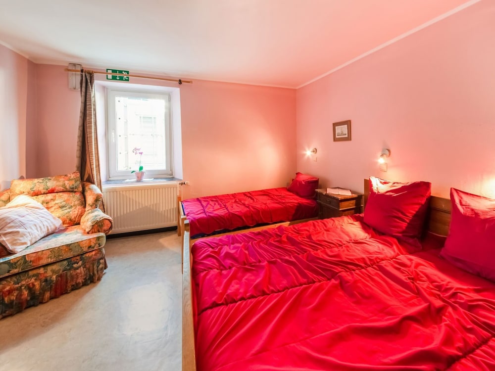 Forestside Escape for 15 Guests view 5