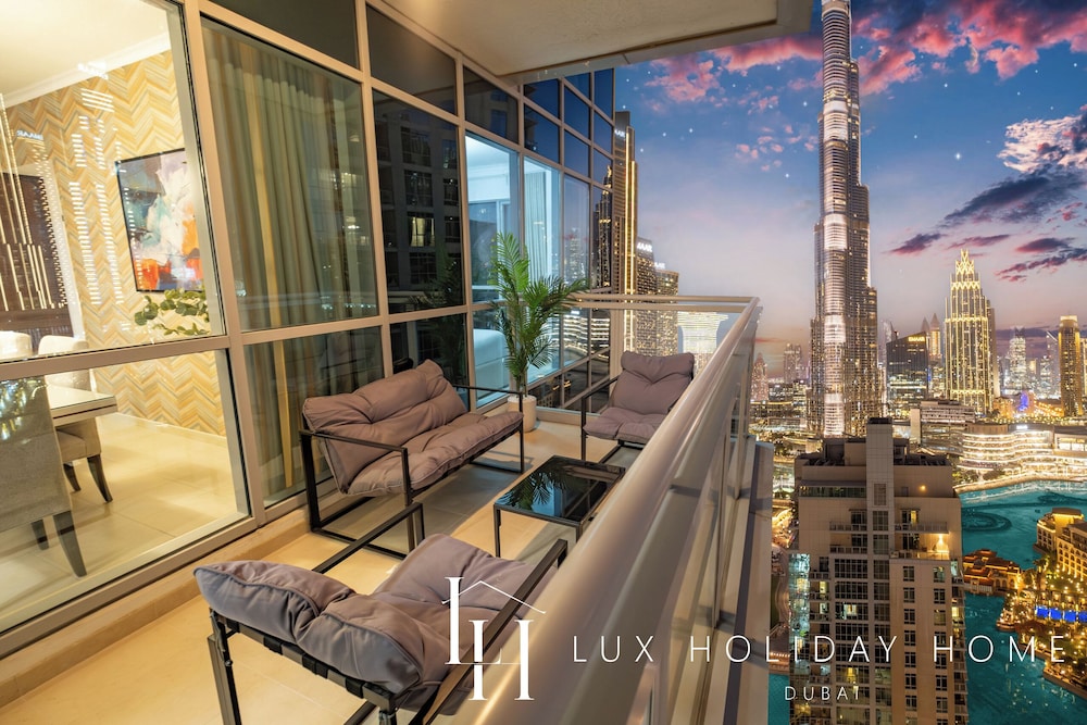 LUX The Burj Khalifa Fountain View Suite 3