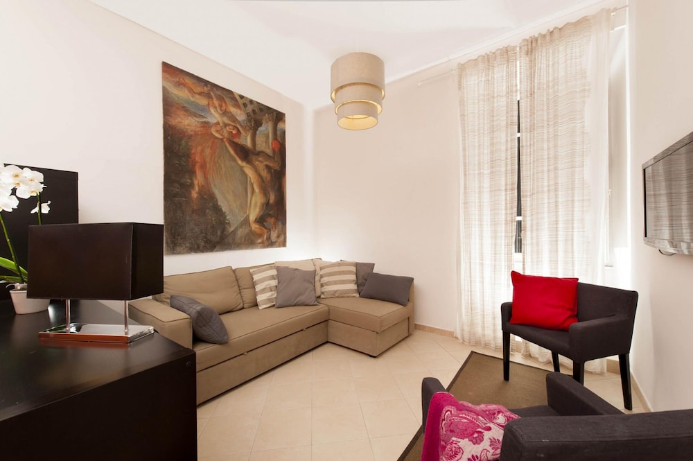 Bernini in Roma With 2 Bedrooms and 2 Bathrooms