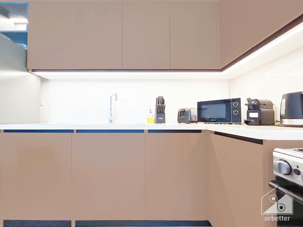 Luxury & Elegance at Burj Crown Downtown