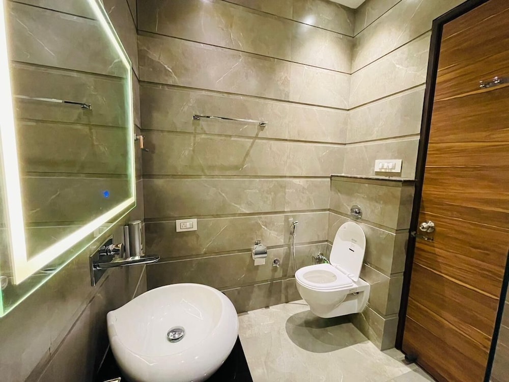 HolidayVilla & Suites Amritsar