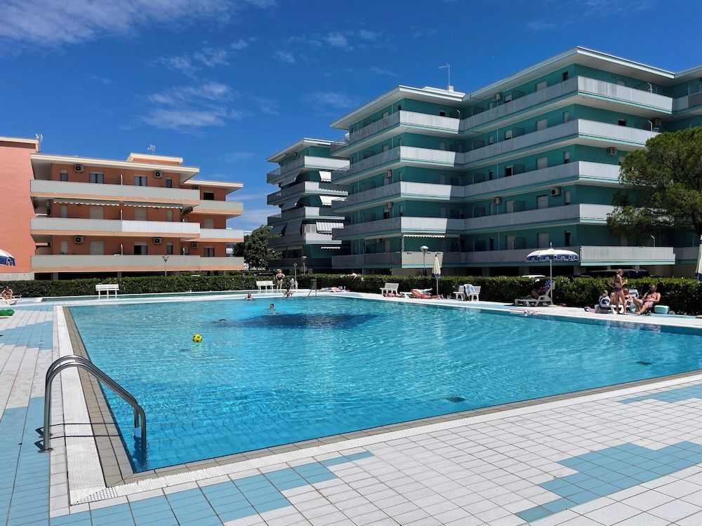 Studio With Terrace and Pool