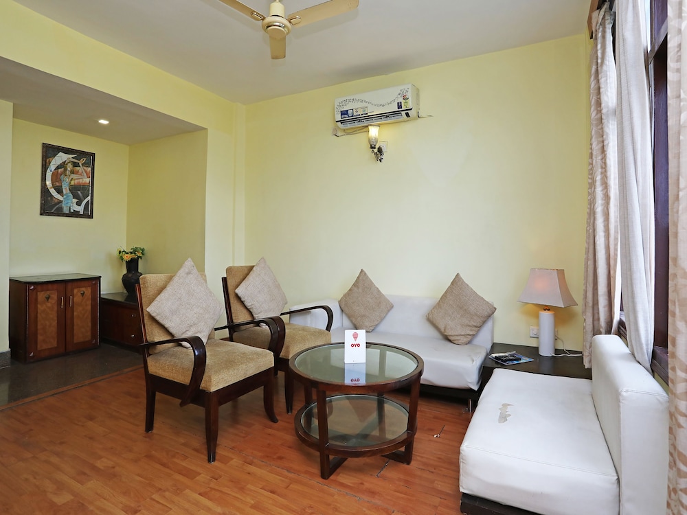 Capital O 1463 Surya Beach Inn