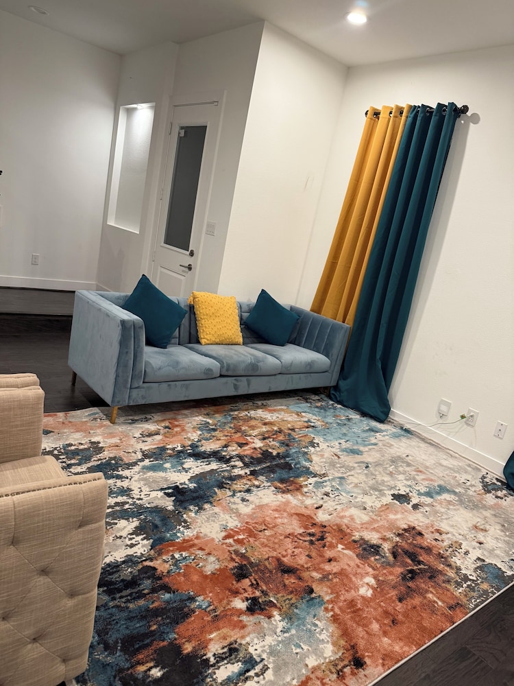 Luxury 3BR for Families Nurses and Group