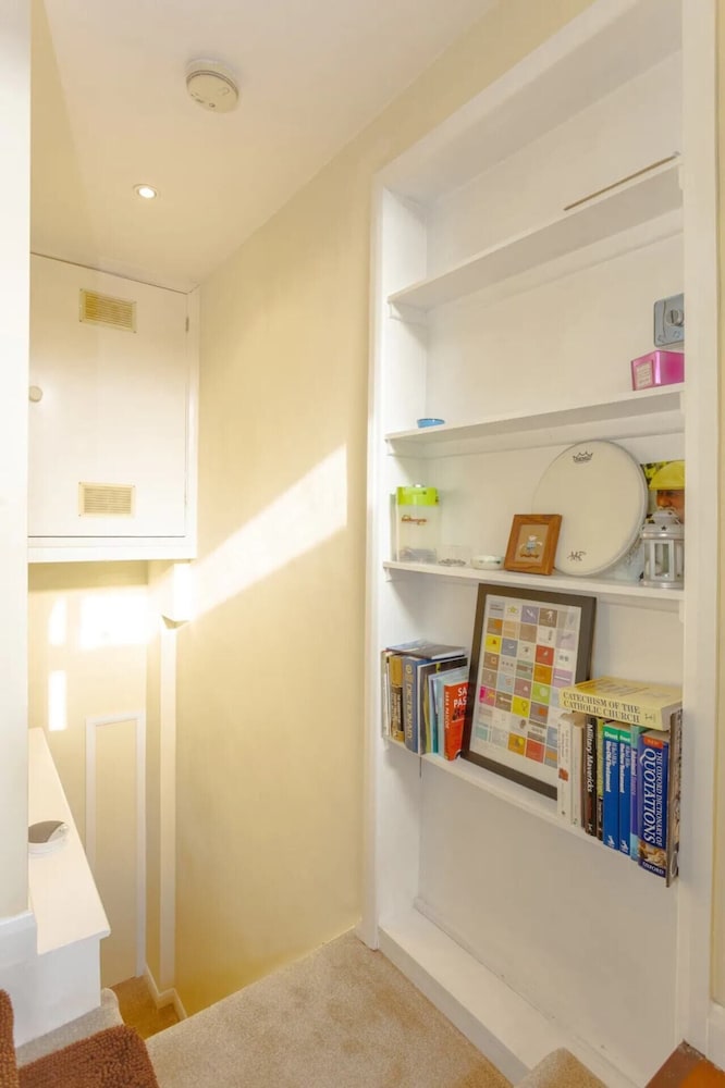 Peaceful 2 Bedroom Apartment in Affluent Fulham