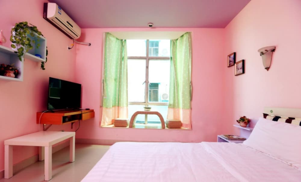 Romantic Seaside Hotel