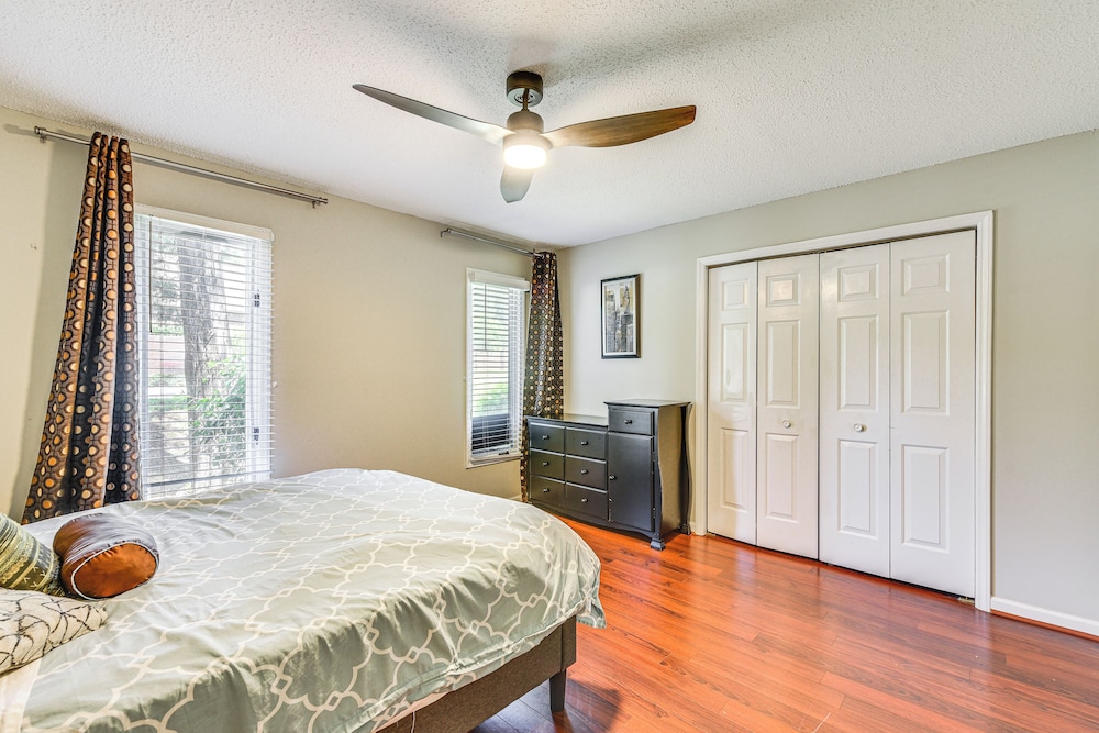 Pet-friendly Charlotte Home w/ Deck Near Uptown! view 5