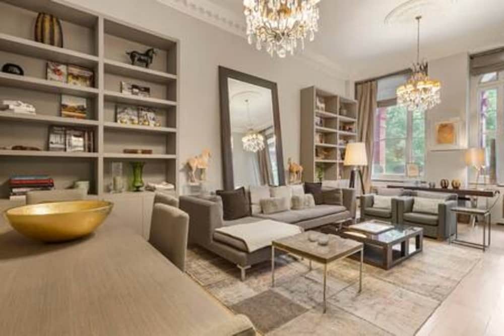 3-bdr Magnificent Harrods Knightsbridge Apartment