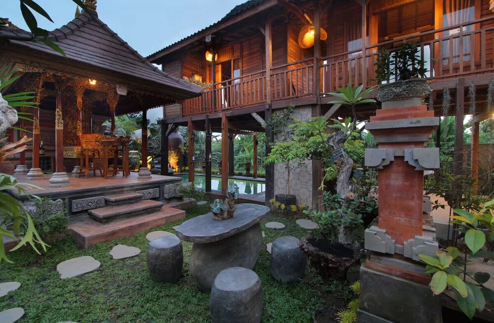 Tri Datu Palace