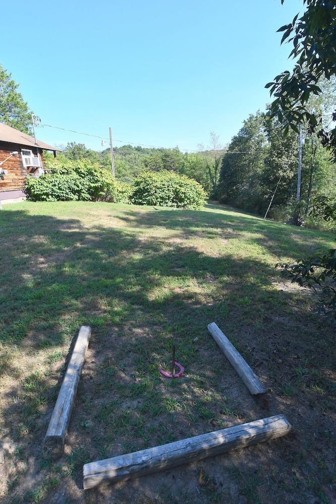 Whispering Hills - Couples Getaway - Property Image 1