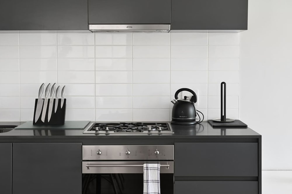 Quiet 2-bed Green Point Retreat Rooftop Pool BBQ