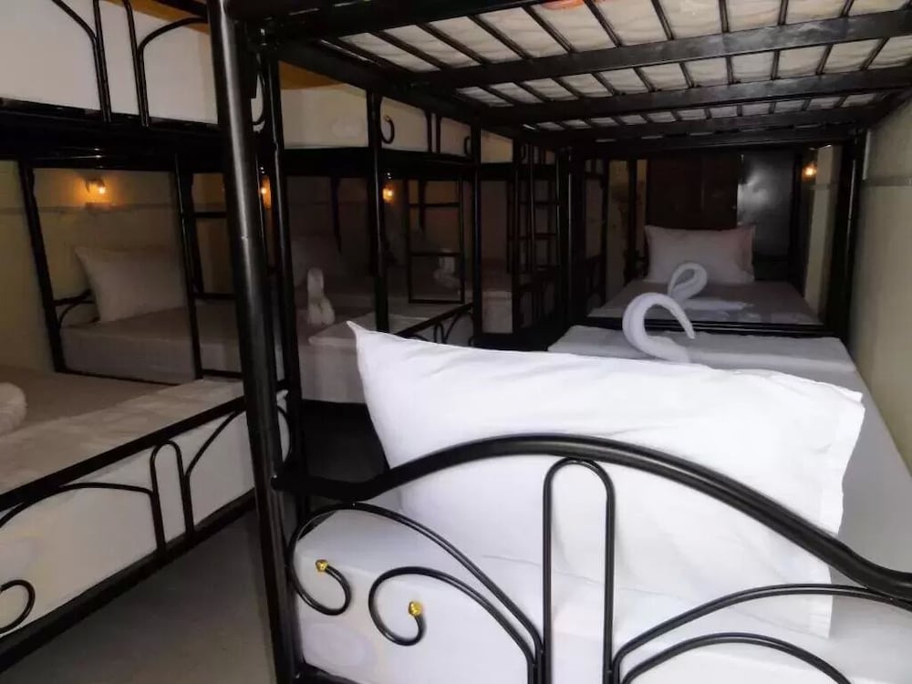 Seventeen Hostel