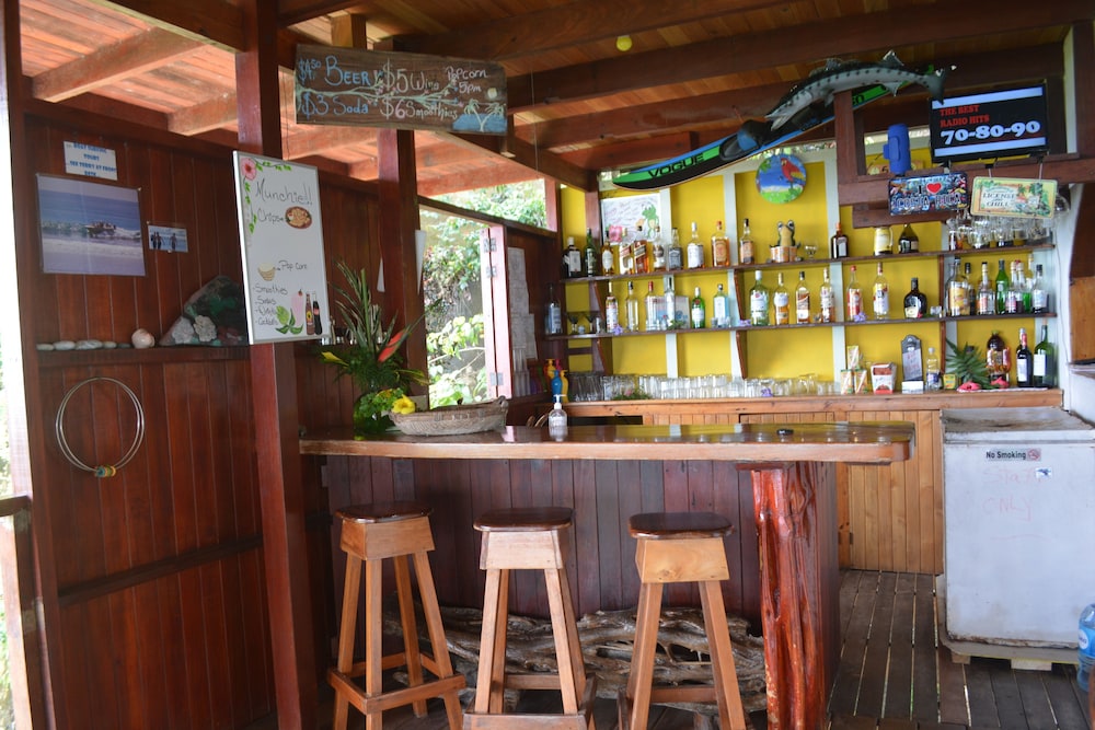 The Lookout Inn Lodge