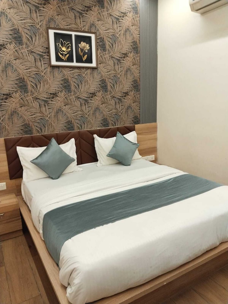 Hotel Lotus Inn