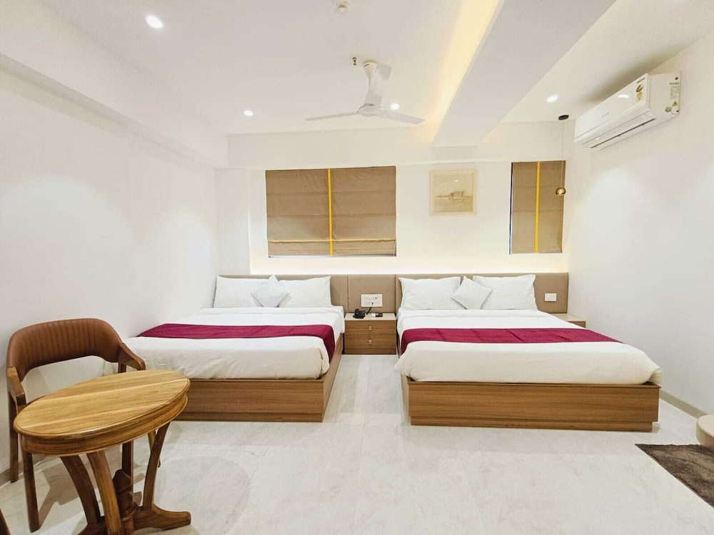 MURLI HOTEL LUXURY ROOMS
