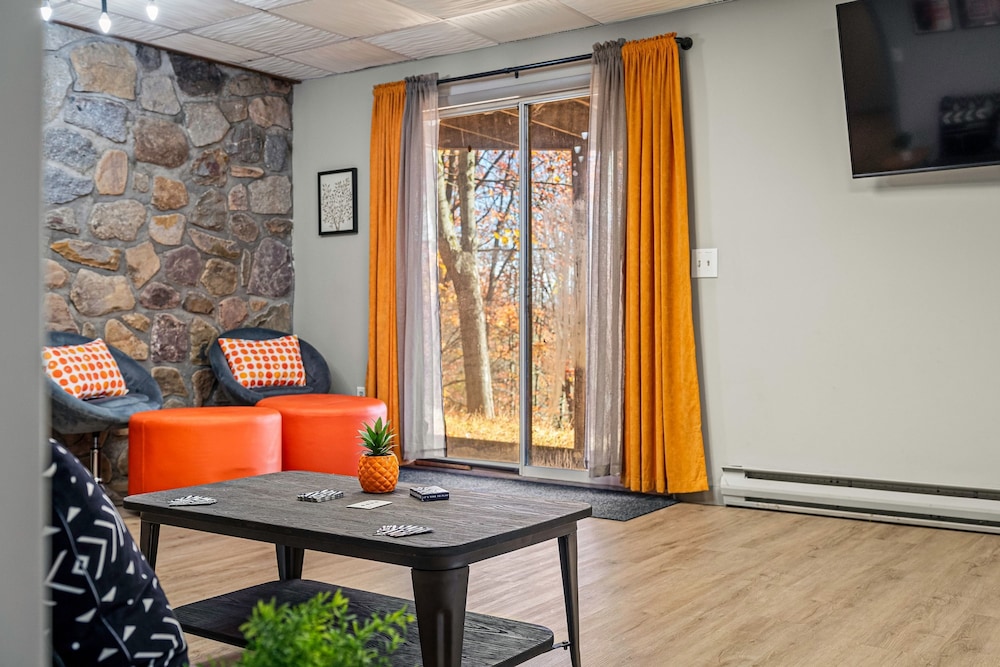 Emerald Bluff by Avantstay Lake Views Deck Fire Pit Game Room