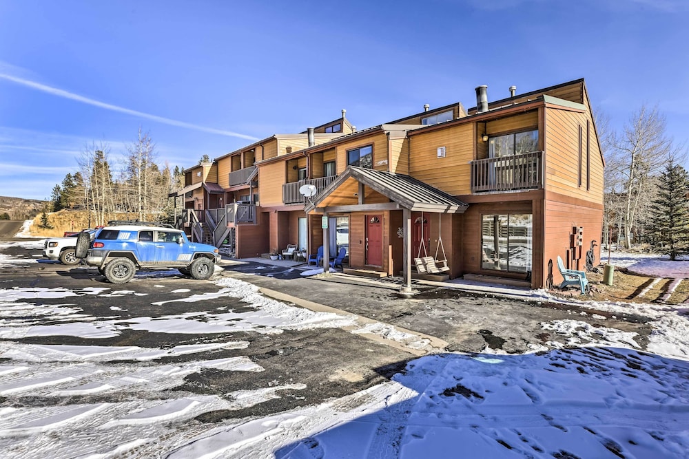 Chic Condo w/ Fireplace: Walk to Main Street! view 4
