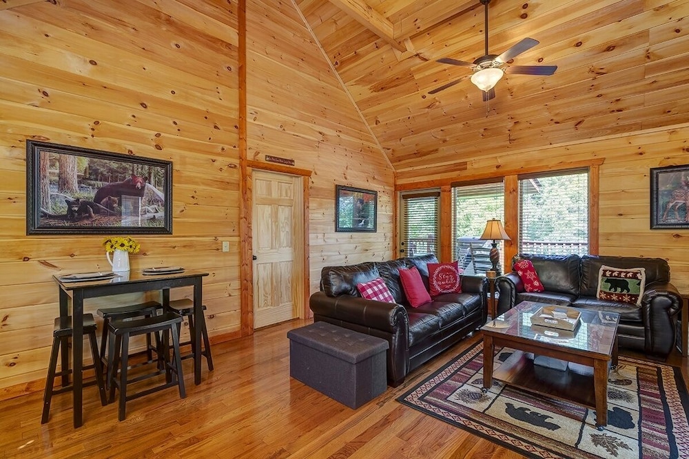Making Memories - 1 Bedrooms, 1 Baths, Sleeps 4 Home by RedAwning