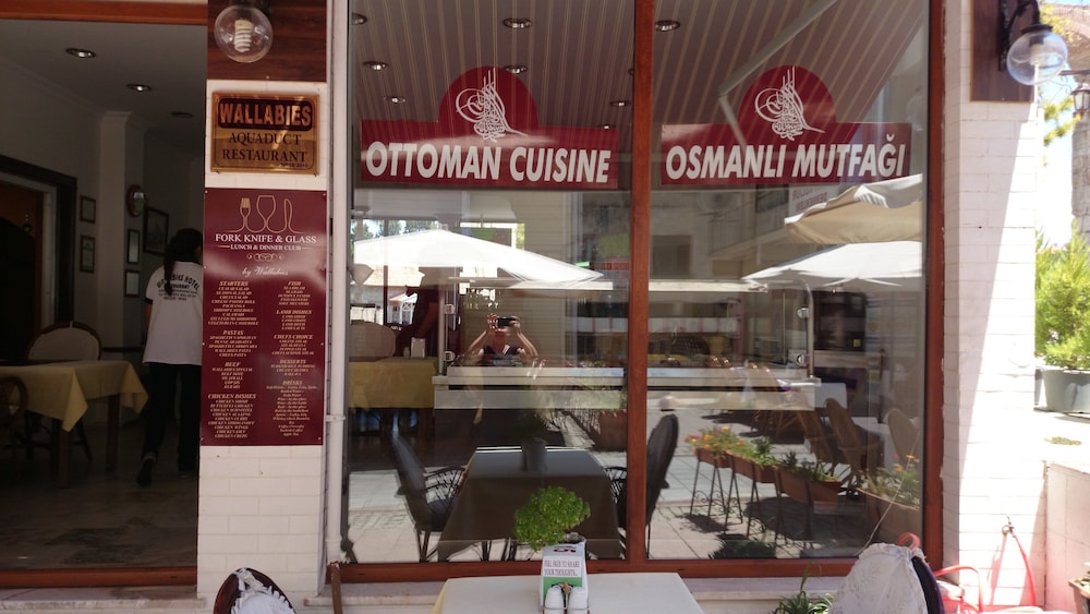 Wallabies Aquaduct Hotel - Property Image 10