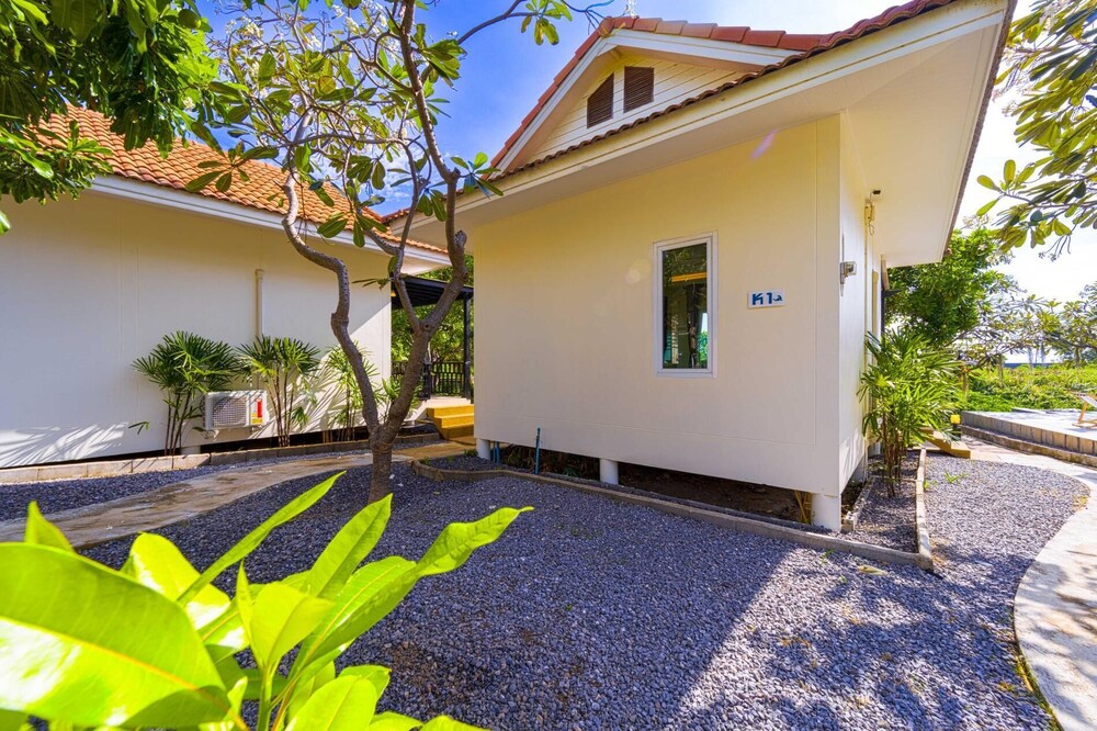 Fantastic 7 Bungalow Private Resort BR7