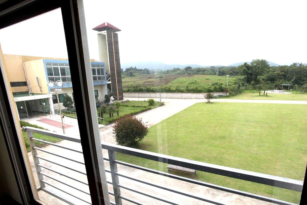 Geomunoreum Hostel