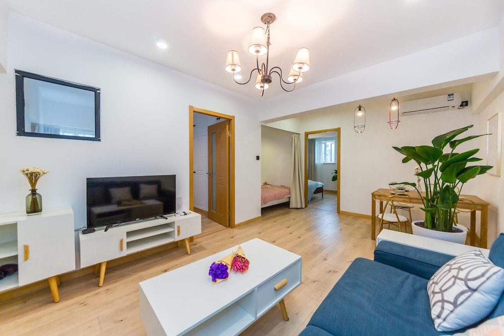 Henry's Apartment South Maoming Road