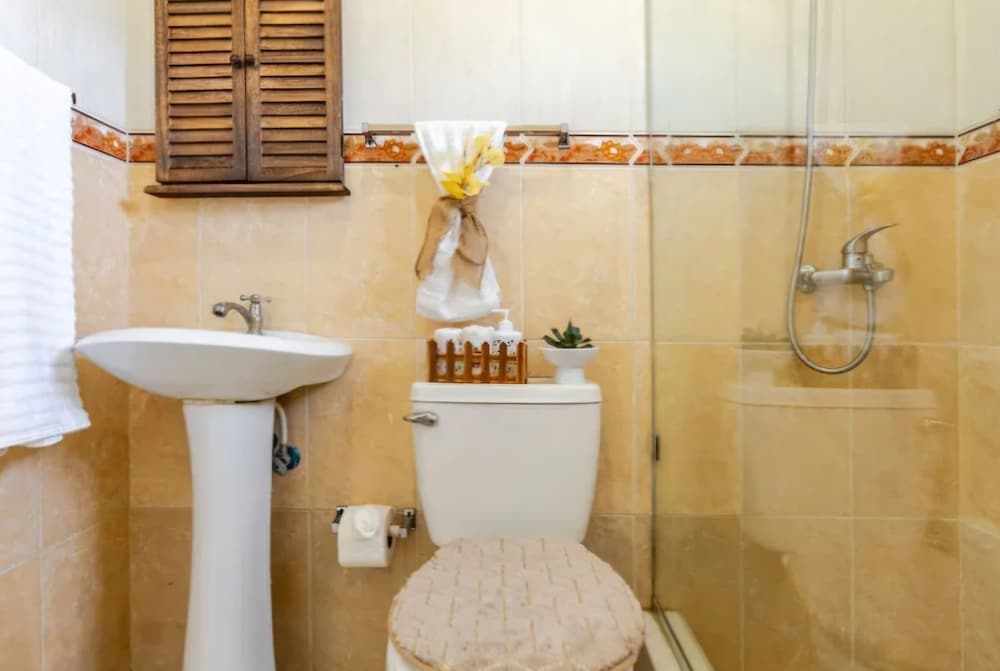 Escape to Puerto Plata, Cozy 2BR Loft in Las Mercedes, 5 Min From Beaches
