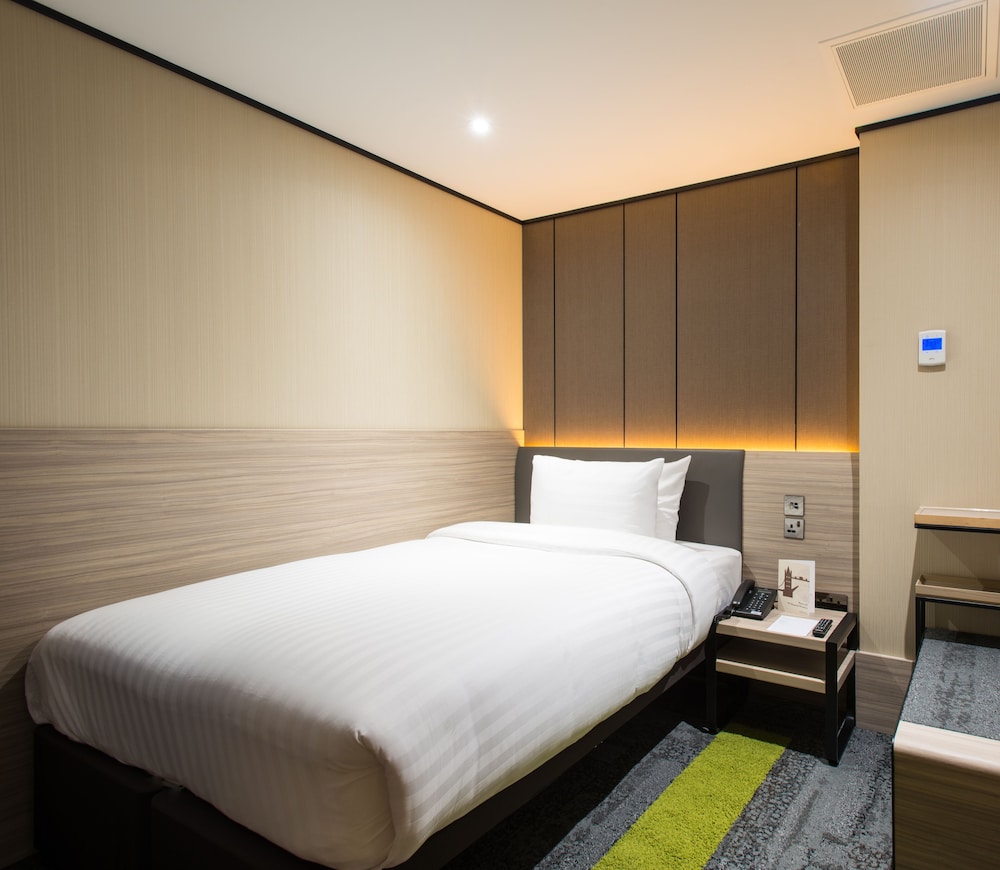 Hounslow Vacations - Aerotel London Heathrow T2  T3 - Property Image 5