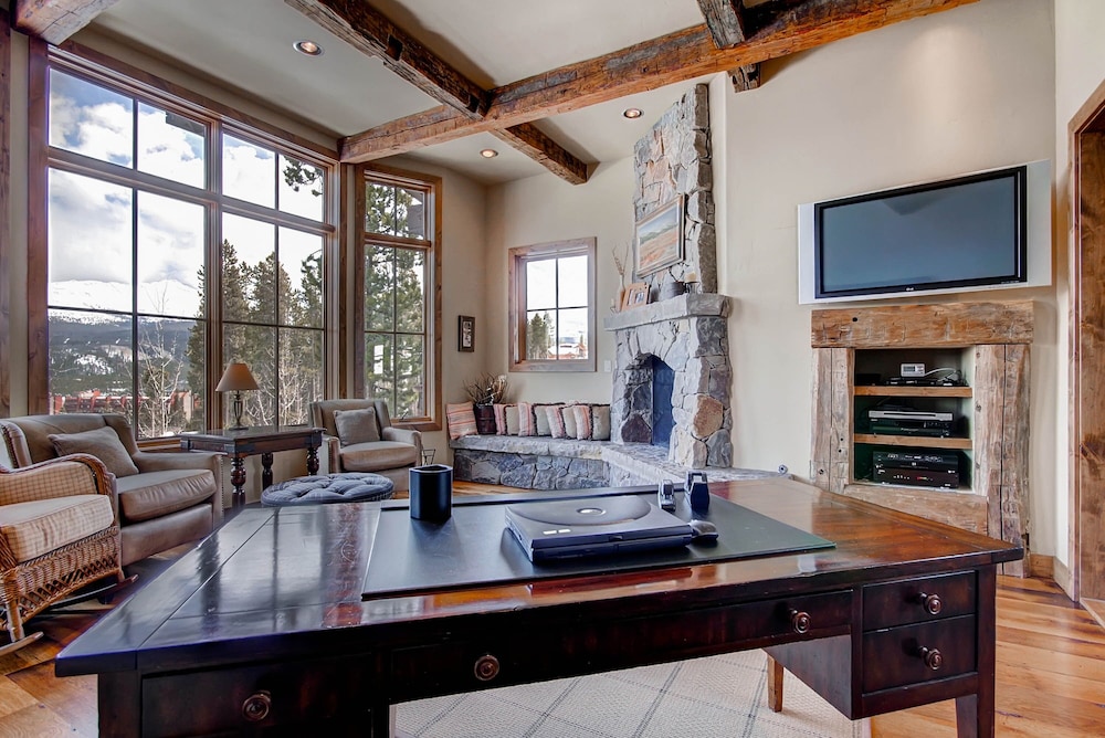 Ski Bridge Lodge - Ski In / Ski Out