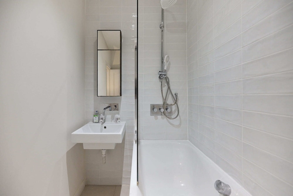 Kensington Garden Flat with Office
