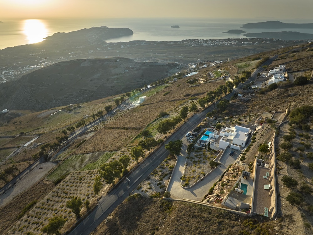 Santorini Heights