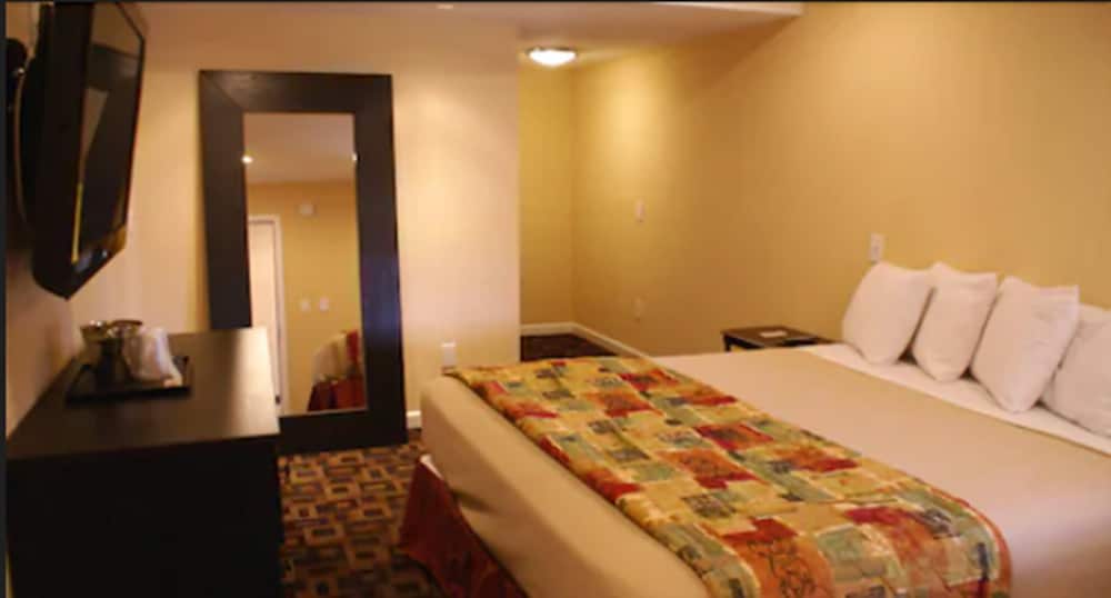 Relax Inn And Suites - Property Image 1