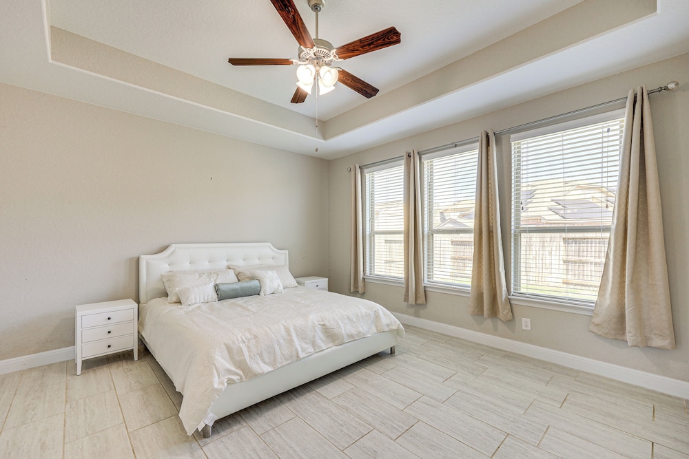 Pool Access & Fenced Yard: Modern San Antonio Gem