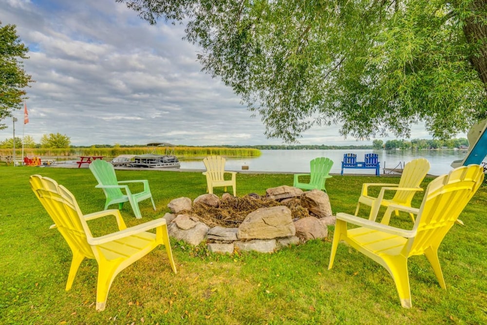 Lakeside Living BBQ Fun Boat Deck Playground