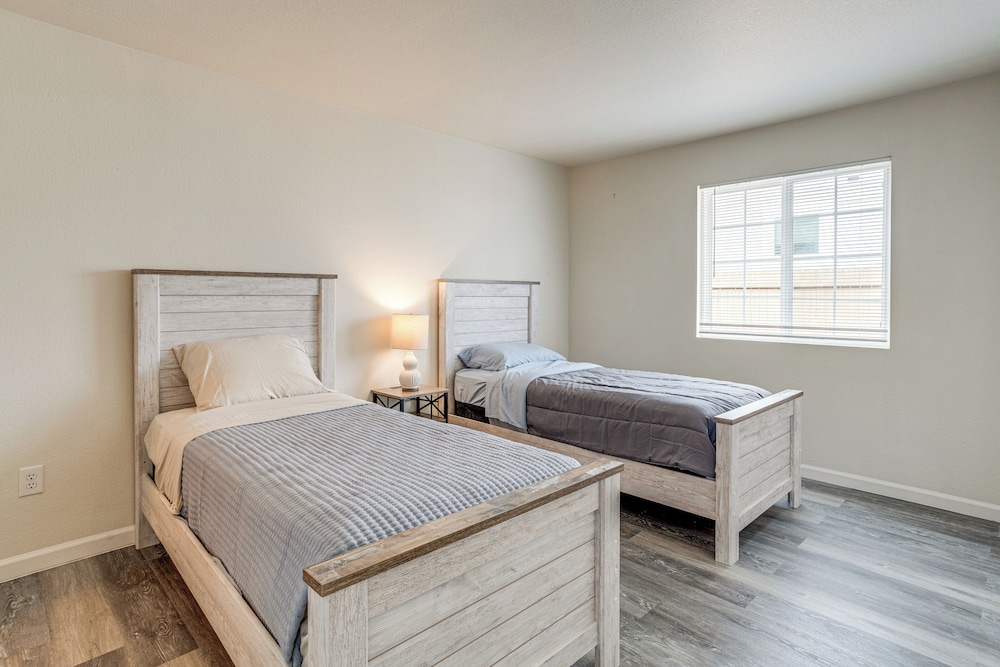 5 Mi to Cherry Creek State Park: Cozy Family Home!