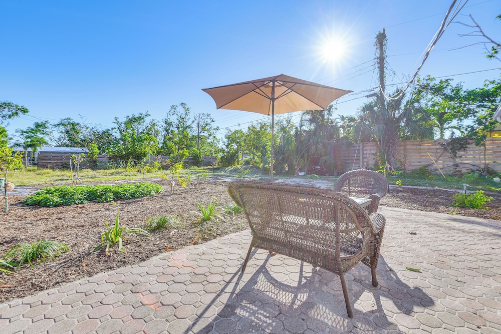 6 Mi to Anna Maria Island: Modern Bradenton Home