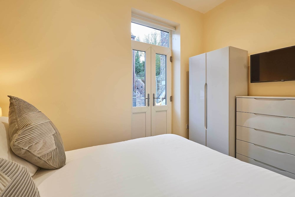 Host Stay Ross View Ground Floor Apartment