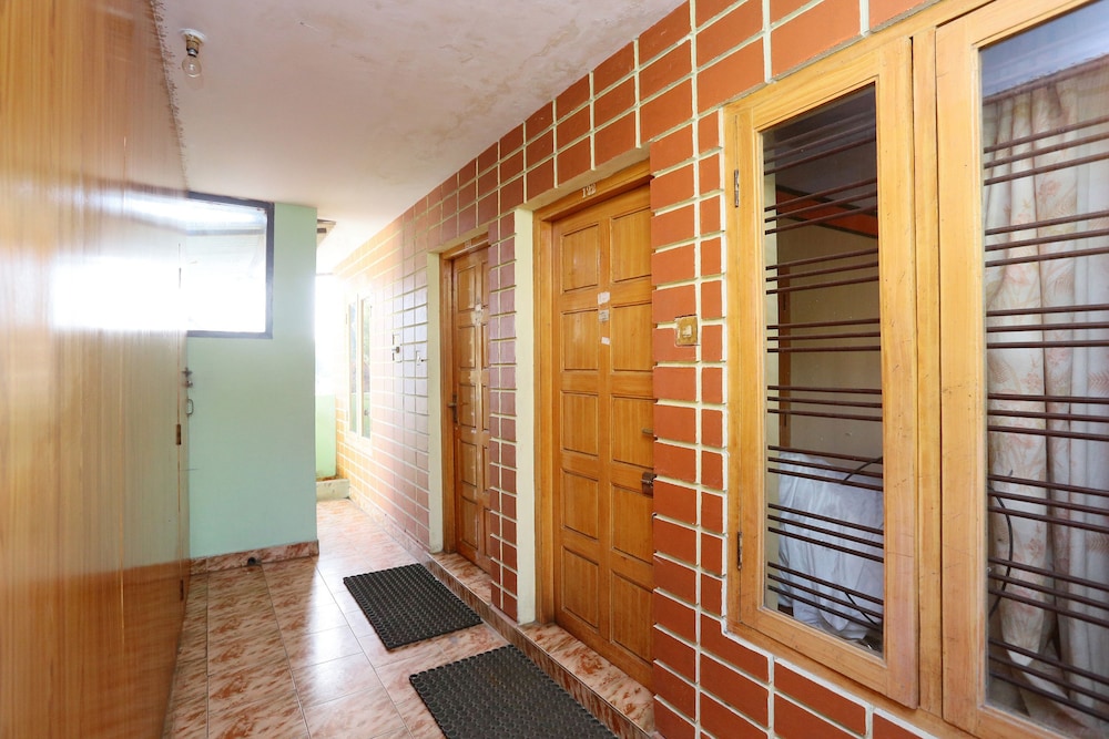OYO 24221 Daneys Guest House view 3